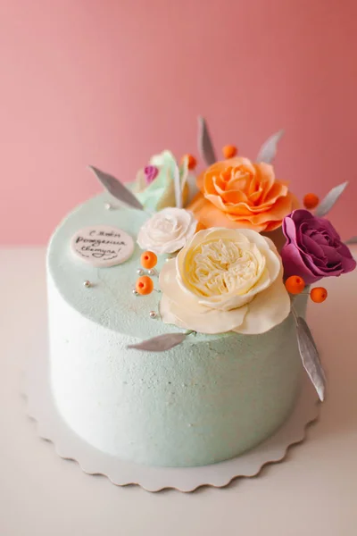 Torta Turquesa Con Decoraciones Florales —  Fotos de Stock