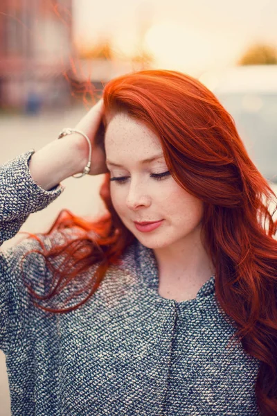 Red Haired Model Coat Posing Backdrop Sunset Street — Stock Photo, Image