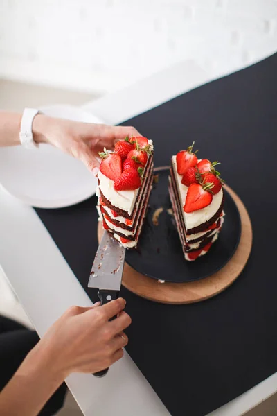 Gâteau Aux Fraises Avec Croûte Crème — Photo