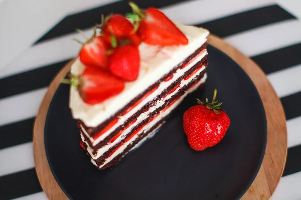Gâteau Aux Fraises Avec Croûte Crème — Photo