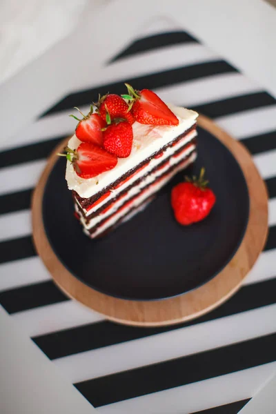 Gâteau Aux Fraises Avec Croûte Crème — Photo