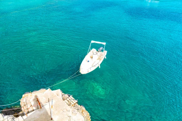 Boat Turquoise Sea Paleokastritsa Corfu Island Greece — Stock Photo, Image