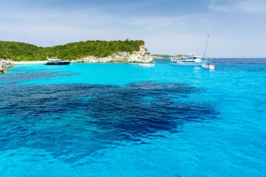 güzel mavi deniz Antipaxos Island, Yunanistan