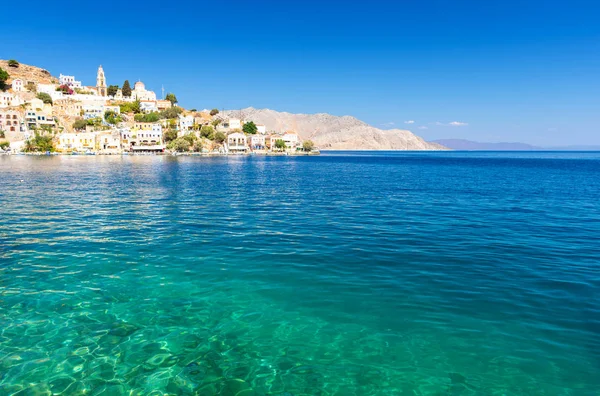 Κρυστάλλινα Νερά Του Αιγαίου Στο Νησί Σύμη Στην Ελλάδα — Φωτογραφία Αρχείου