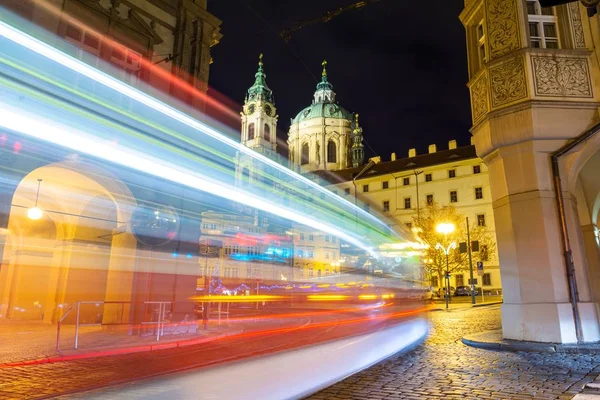 Vue Sur Église Baroque Circulation Nocturne Prague République Tchèque — Photo