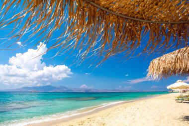 Naxos adasındaki cennet kumlu plajı, Kiklad, Yunanistan