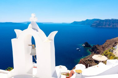 Santorini adasındaki Oia köyünde beyazlatılmış binalar, Kiklad, Yunanistan