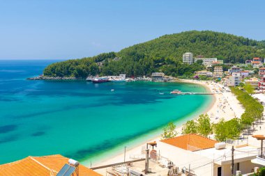 Himare 'deki gök mavisi körfezi Arnavutluk' un başkenti Arnavutluk 'ta