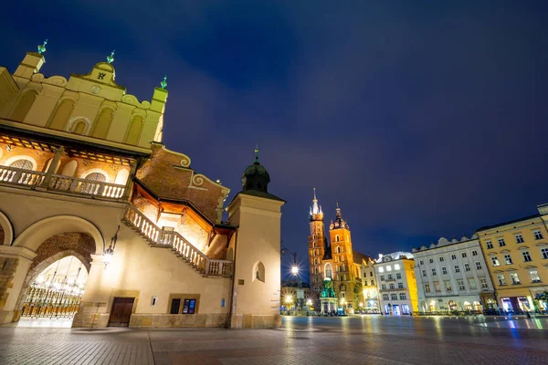 Hermosa Plaza Del Antiguo Mercado Durante Noche Cracovia Polonia — Foto de Stock