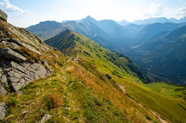 Polonya ve Slovakya sınırındaki yüksek Tatra dağlarındaki sıradağlar