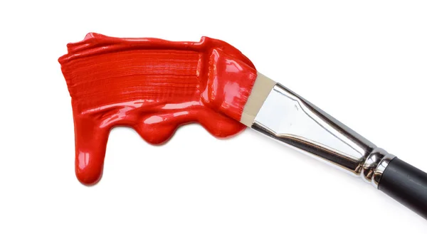 Fırça darbesi beyaz üzerine kırmızı boya damlama ile boya — Stok fotoğraf