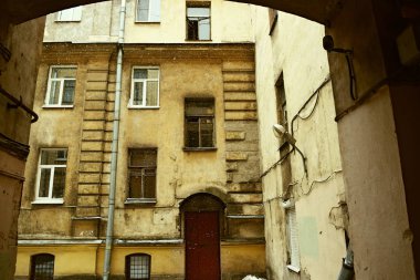 Arch ile eski şehir avlu.