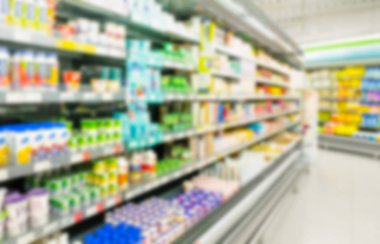 Süt ve süt ürünleri ile soyut bulanık süpermarket