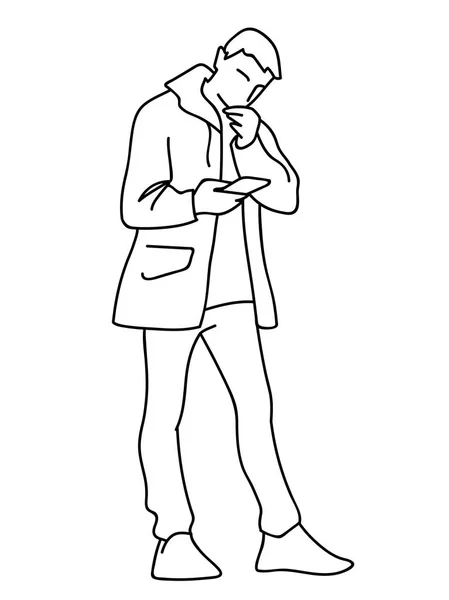 Homem no blusão de pé, atentamente olhando para o telefone celular. Ilustração vetorial de um jovem checando redes sociais ou assistindo a vídeos. Conceito. Linhas pretas no fundo branco — Vetor de Stock
