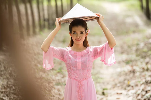 Porträt Thailändischer Mädchen Mit Dai Vietnam Traditionelle Kleidung Dai Ist — Stockfoto