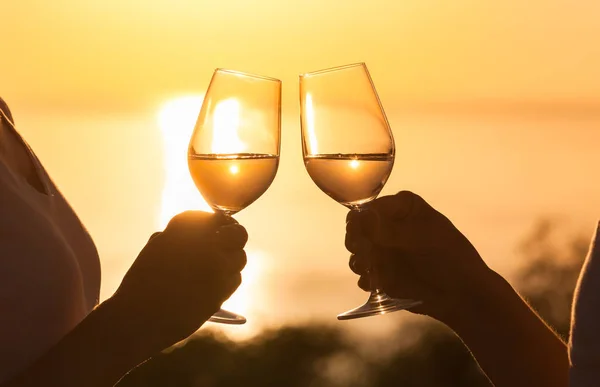 Young Man Woman Toasting Wine — Stock Photo, Image