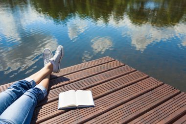 Göl kenarında dinlendirici bir tatil
