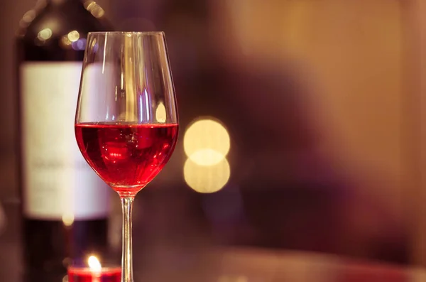 Zamknij Czerwone Wino Szklance — Zdjęcie stockowe