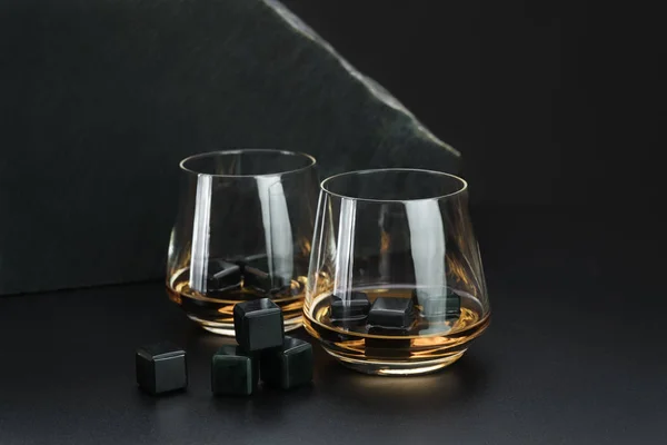 Porciones Whisky Vasos Sobre Fondo Gris —  Fotos de Stock