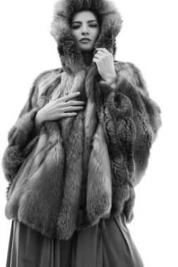 Kürk mantolu güzel kadın. Güzellik Moda Kızı.
