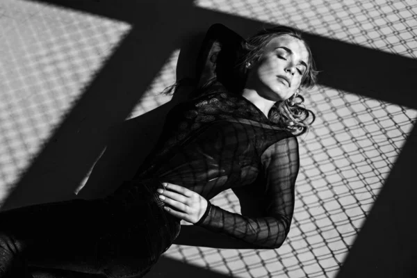 Shadows Lie Beautiful Woman Lying Floor — Stock Photo, Image