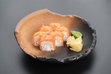 Japon yemek menüsü. Philadelphia 'da somonlu rulo