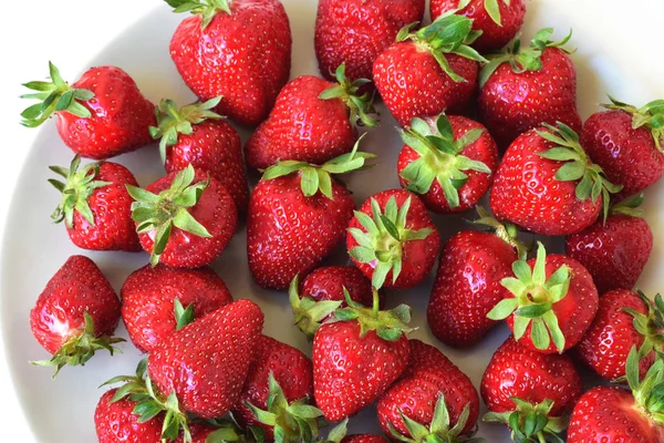 Yaz natürmort çilek ile.