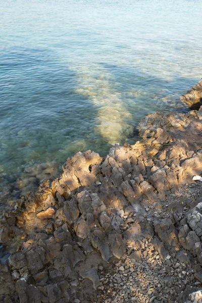 Hırvatistan 'da Kristal Temiz Adriyatik Suyuyla Rocky Sahil Arazisi