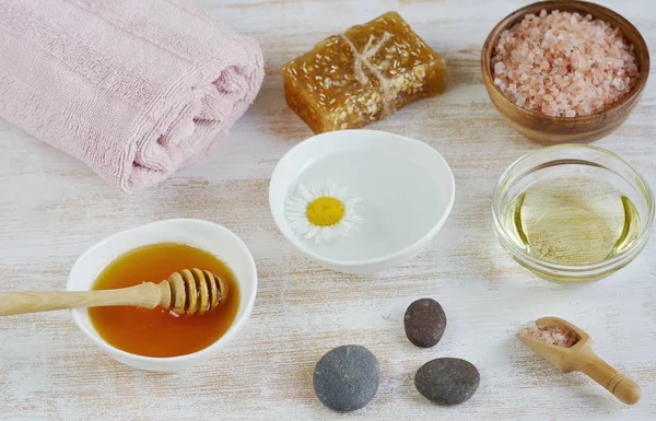 Ingredientes Naturales Para Cuerpo Casero Exfoliante Sal Facial Con Flores — Foto de Stock