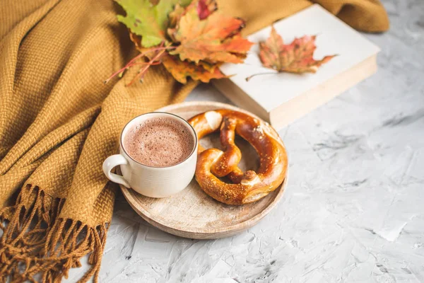 Thé Tasse Chocolat Chaud Café Automne Temps Boulangerie Bretzel Tonique — Photo