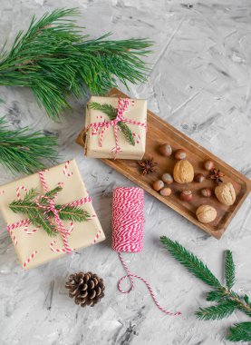 Noel hediyesi dekorasyon doğal dekor yeni yıl partisi konsepti Vintage çamfıstıklı koniler kutuları