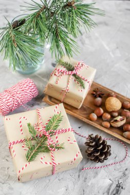 Noel hediyesi dekorasyon doğal dekor yeni yıl partisi konsepti Vintage çamfıstıklı koniler kutuları