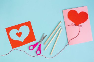 Sevgililer günü için kağıttan el yapımı tebrik kartı