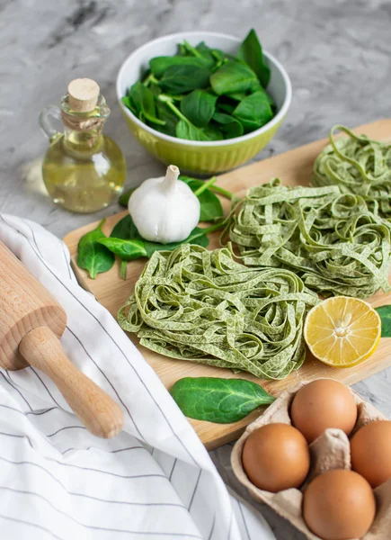 Preparation Italian Raw Homemade Green Spinach Pasta Tagliatelle Cooking Baking — Stock Photo, Image
