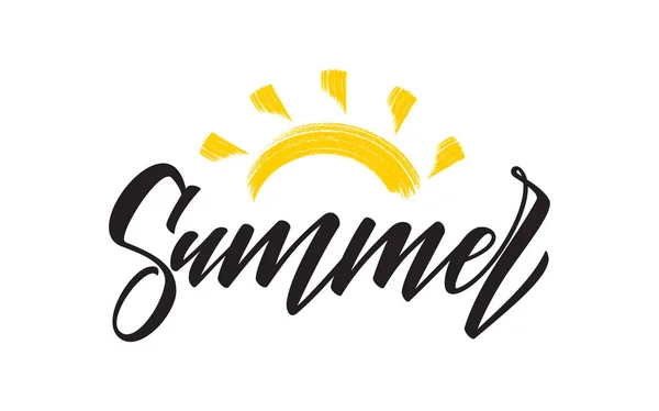 Письменная композиция "Лето" с нарисованным вручную солнцем — стоковый вектор