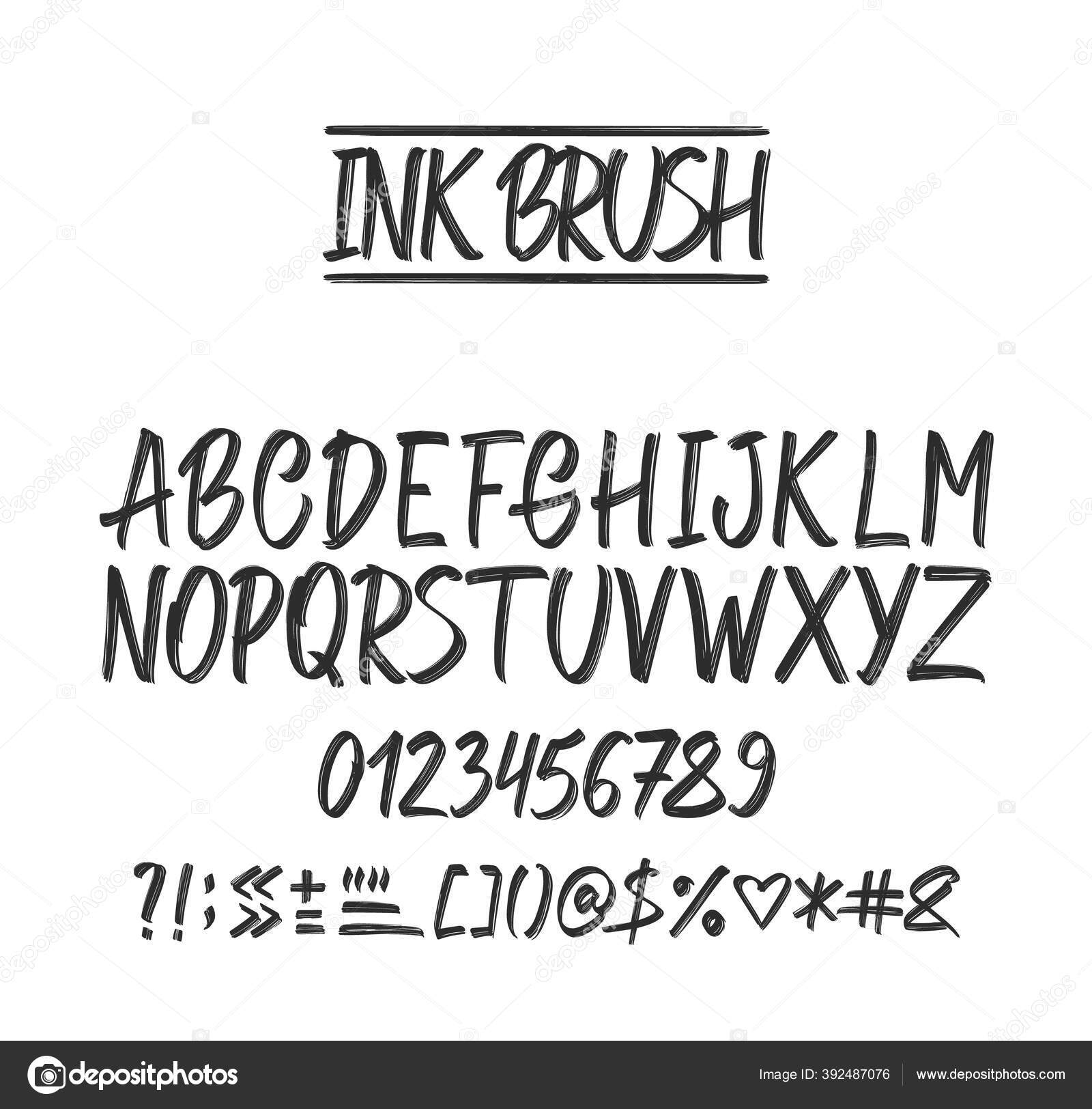 手绘墨刷磨擦字体.白色背景上的英文字母字母。编号和标点. 图库矢量图©deniskrivoy.photo.gmail.com 392487076