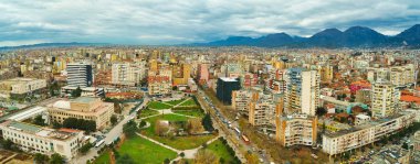 Tiran, Arnavutluk/Aralık 11,2017: Merkezi Tiran üstten.