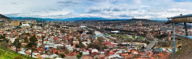 Tiflis, Gürcistan/22 Nisan 2018: Tiflis Panoraması üst görünümden
