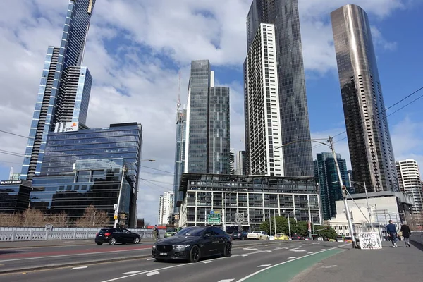 Melbourne Australia Agosto 2018 Tráfico Pasa Por Distrito Central Negocios — Foto de Stock