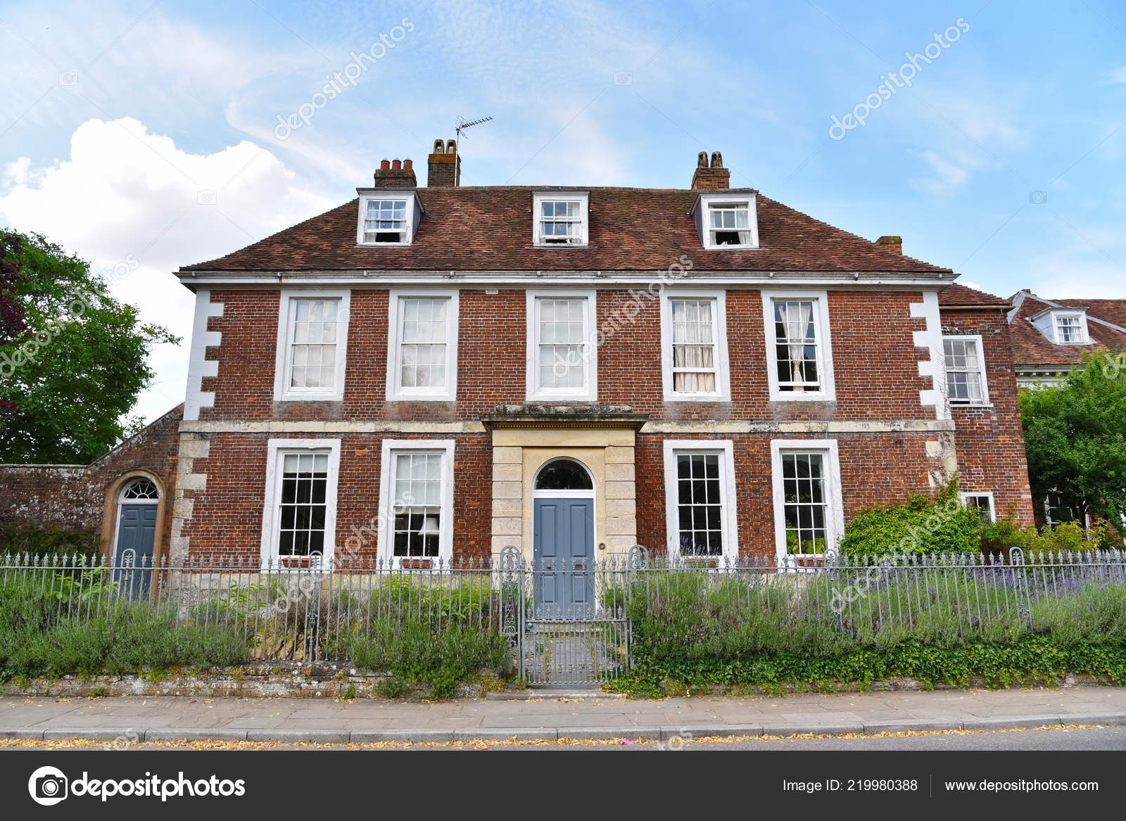 Exterior View Beautiful English Georgian Era Red Brick Town House Stock Photo By C 1000words
