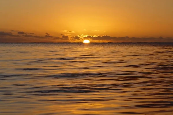 Vista Desenfocada Del Atardecer Sobre Mar — Foto de Stock