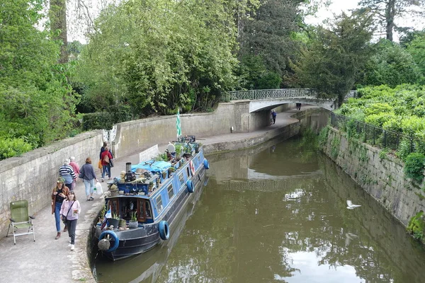 Bath May 2018 People Walk Kennet Avon Canal — Stock Photo, Image