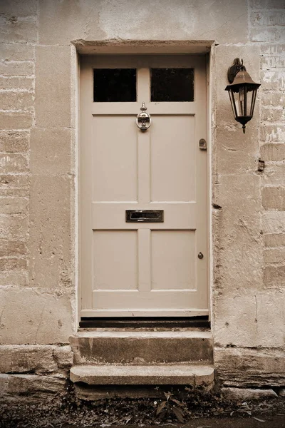 Porta Frente Uma Antiga Casa Cidade Inglesa — Fotografia de Stock