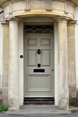 Ön kapı ve sundurma bir güzel Gürcü çağın Town House İngilizce