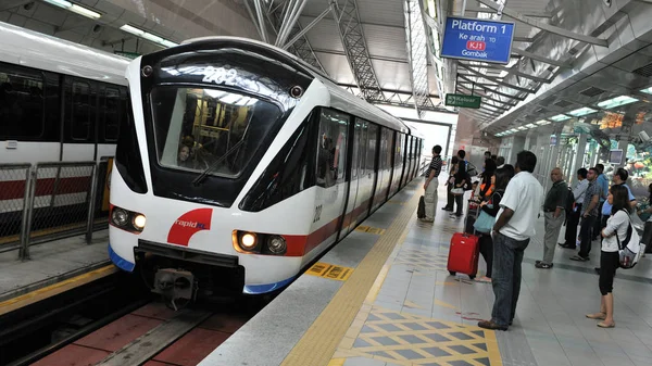 Kuala Lumpur Malezya Şubat 2012 Rapidkl Lrt Tren Sentral Stasyonu — Stok fotoğraf