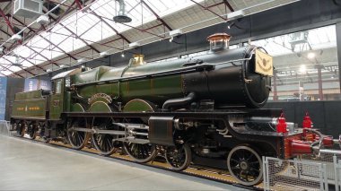 Müzede Vintage Buhar tren ayakta
