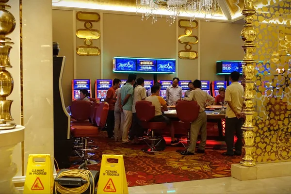 View People Golden Casino Interior — Stock Photo, Image