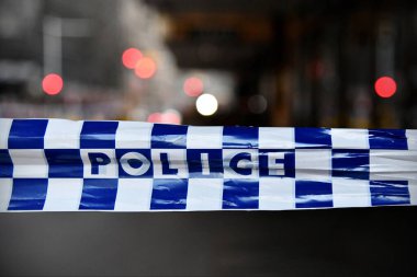 Yoldaki polis şeridine yakın çekim