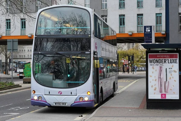 버스가 체증으로 정차하는 — 스톡 사진