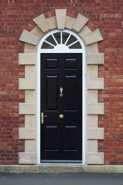 Vacker Utsikt Vid Ingången Till Framsidan Huset — Stockfoto